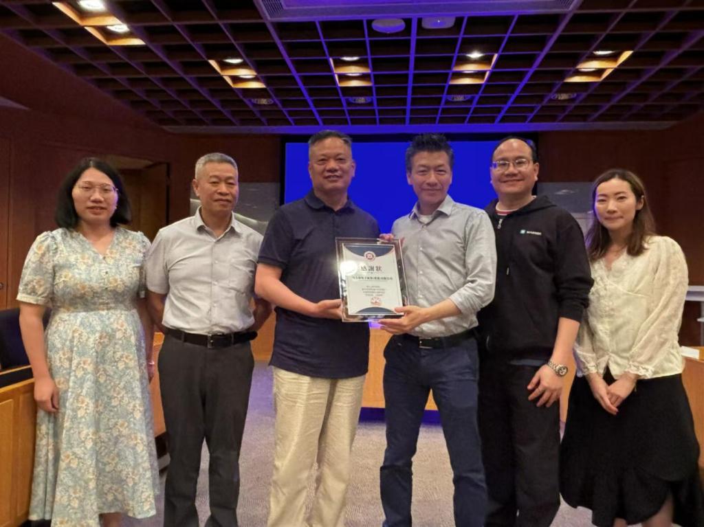 26238A6ED1373EBA4CEE81E715C_25339446_18437 26238A6ED1373EBA4CEE81E715C_25339446_18437