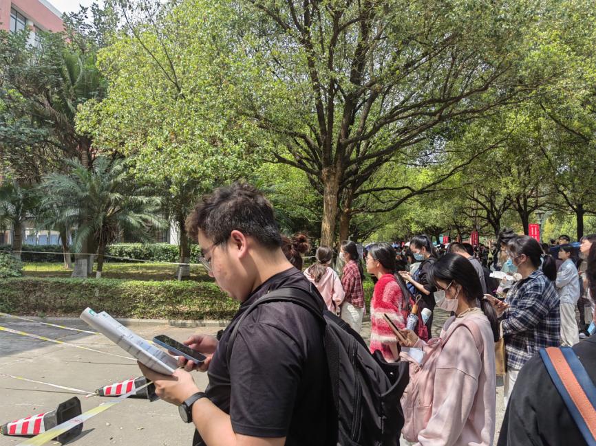 54A1DCC1BD56CED0417148F043F_3B105DEB_26949