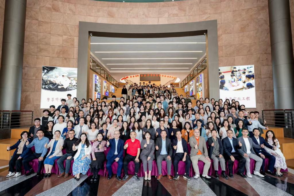 F28EBB2E71873AD2DB7ED7C3031_22EE459C_20C0F F28EBB2E71873AD2DB7ED7C3031_22EE459C_20C0F