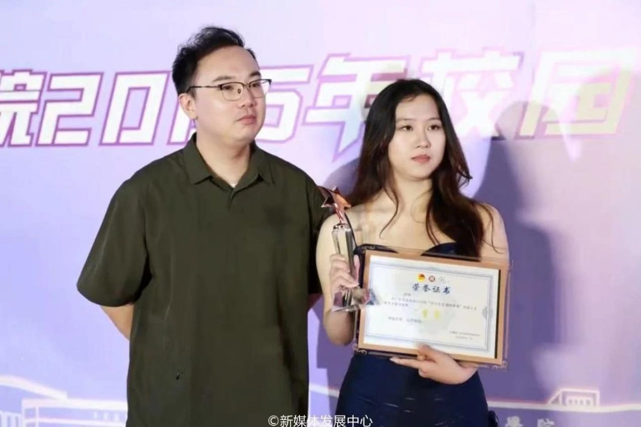 285BFFEDA1A385D05FBAEDECEE9_4B59EB41_A5A99