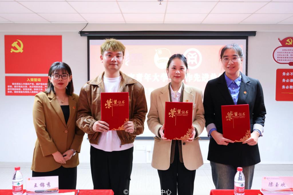 93407FD9DBCCC4996311A82E564_EB7426D1_1341A