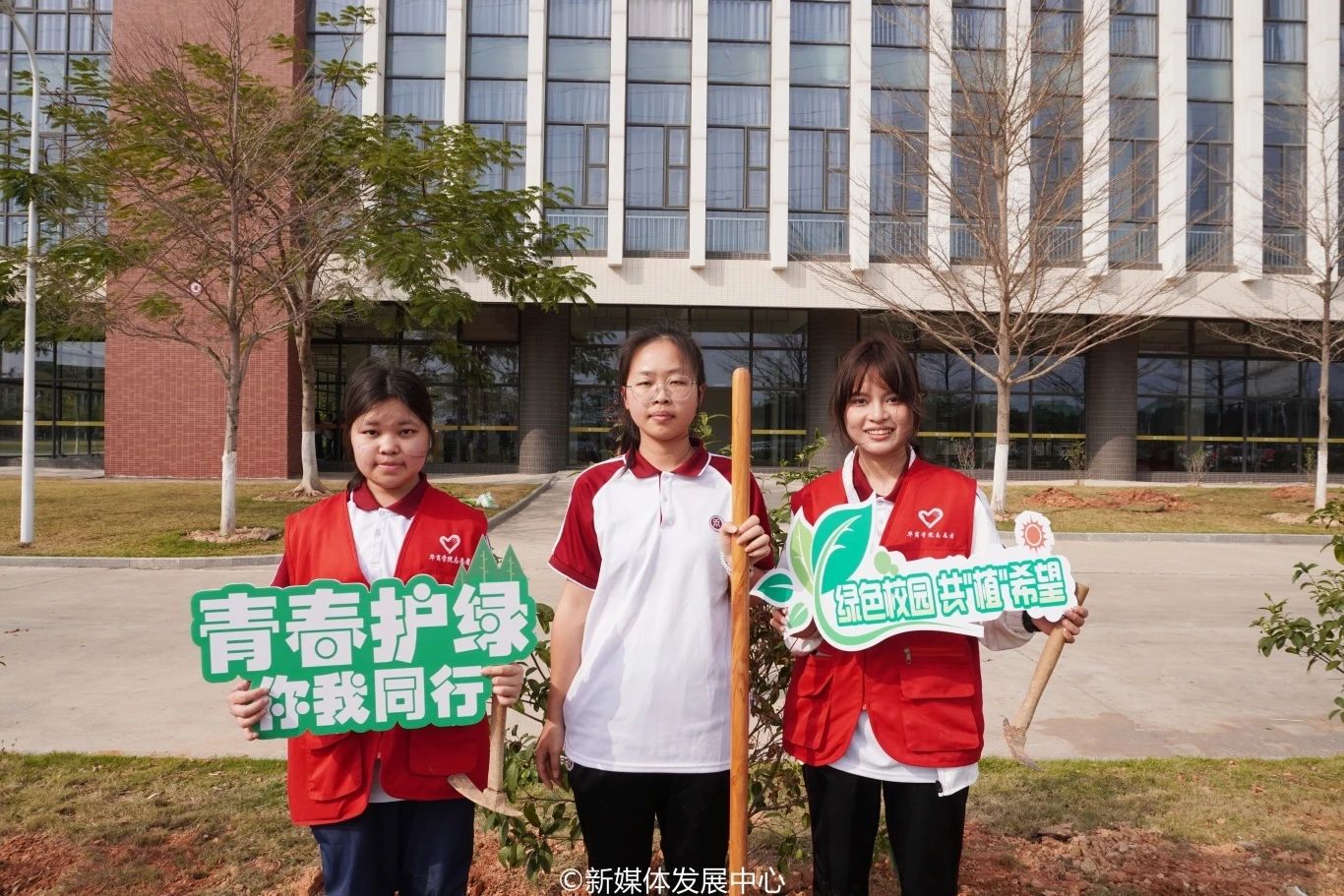 770494AE496B4ABF476862FCFB3_01B0AE28_443C4