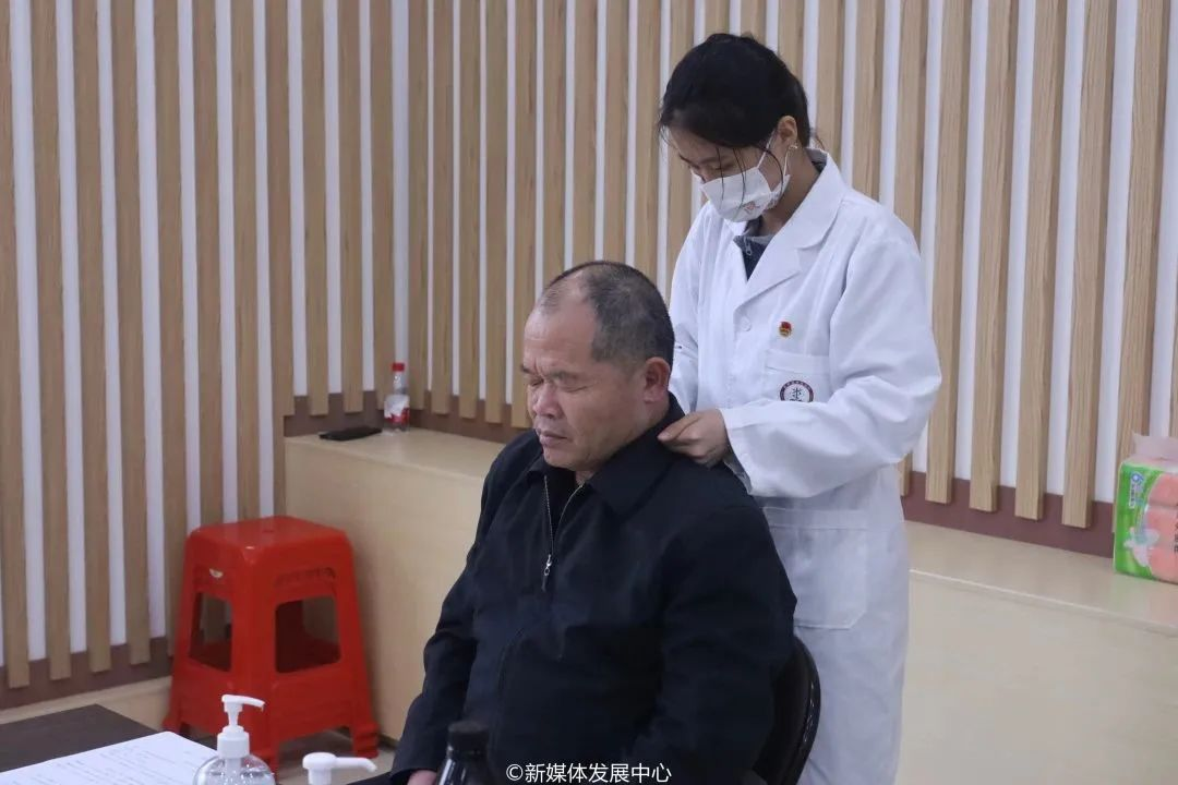 6165A8319E3D81569EC25852B3A_40219150_8BB44