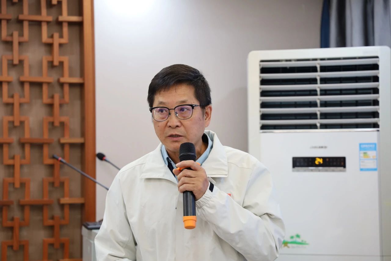 9592310D8691E33D3E75C1D5A83_D16CC27D_152CF