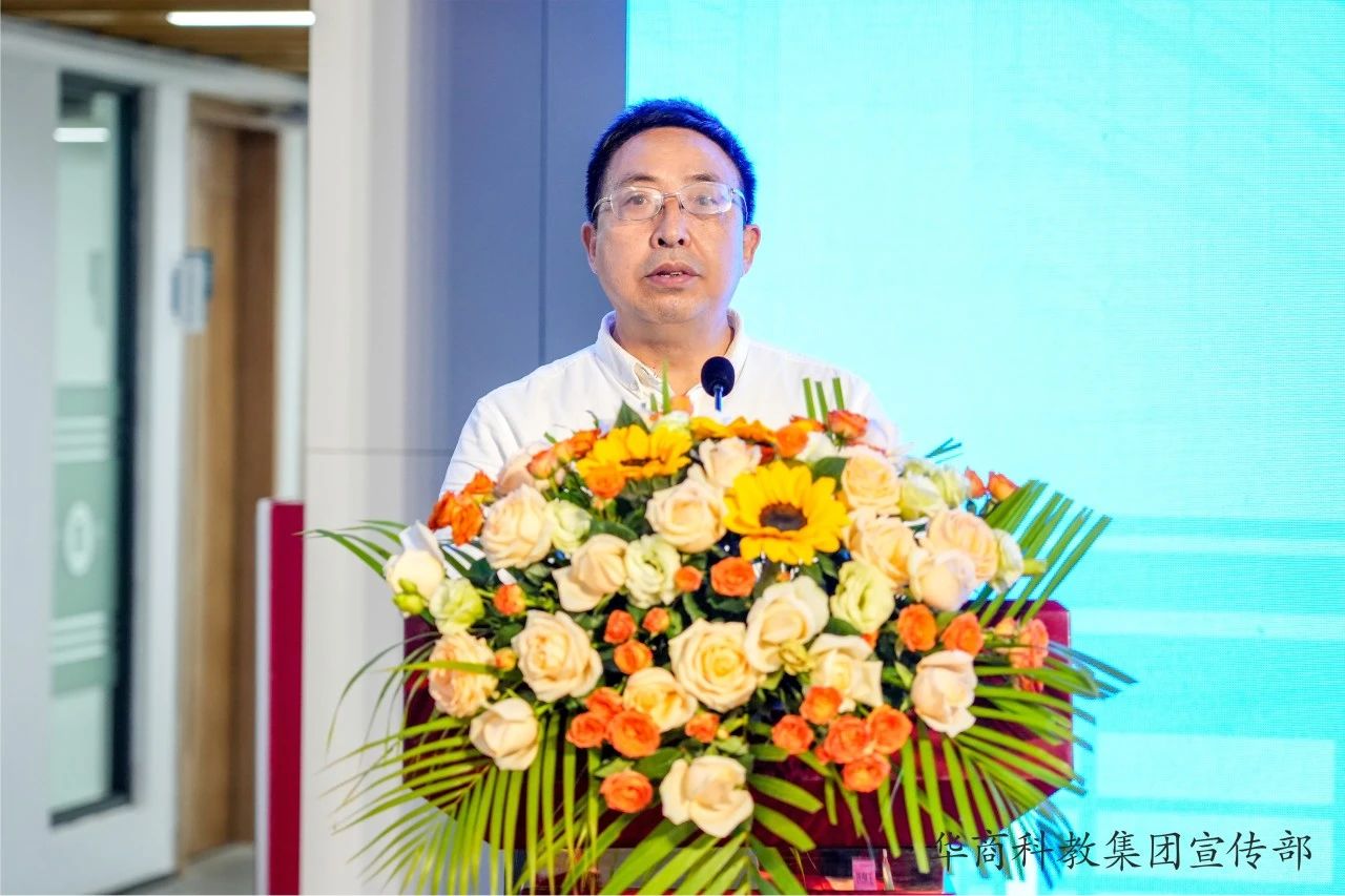 4D940C5C351E45204CD927A37BE_0F8A3251_220F7