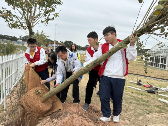 D6FF44C32C3FC65D6B5D9D934D4_B3C9A17F_E18C0