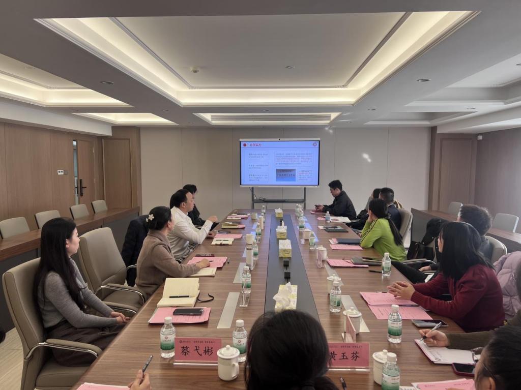 15B409C4AEFF59F057514EFF4E0_B25C7C49_16285