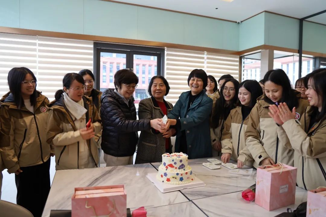 F4ADE323DDD10A02613CCE0EE3E_FF68DD5D_1B650