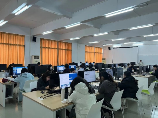 EBD7A1F2FAE5A65D78C4AB4A395_D0852C1F_E18C0