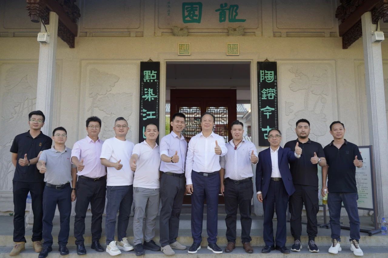 E13BF28F1AEBBDADBE95150AF0C_68B13CC9_23A82 E13BF28F1AEBBDADBE95150AF0C_68B13CC9_23A82