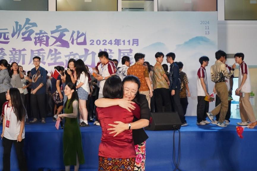 9E84BFFA7A117C41E992D8EDB41_1F2166E4_8F534