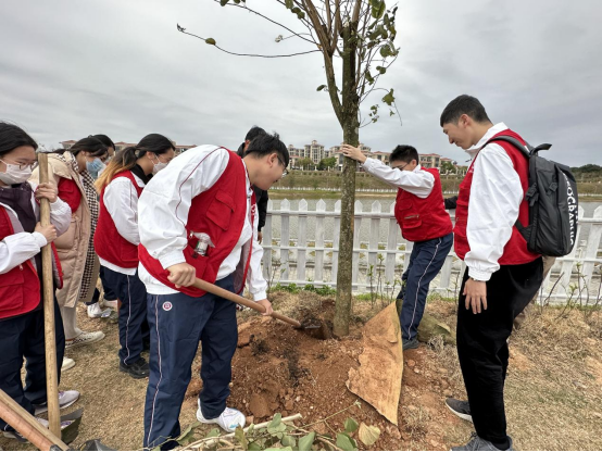 CECC0A0436F88FCC33C33AAB891_9B1B1325_E18C0