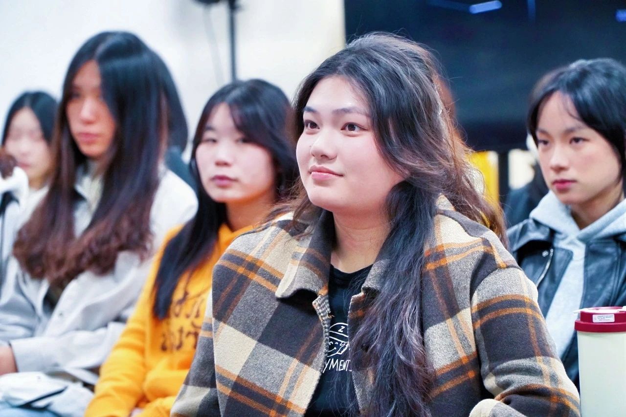 E438FB68C79DA9D616915A60558_079B15A2_2A8CD