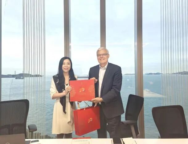 36B24AA9D6765C94B7601CD9157_1C39D2B4_8995