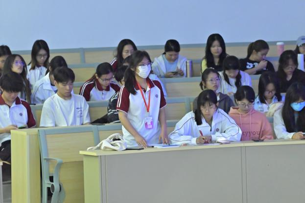 995ECE95D25BC2A700529568069_24148395_4009C