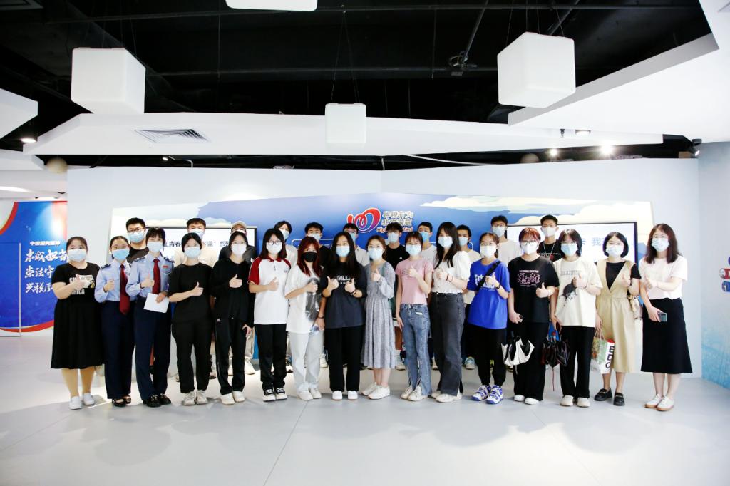 B06E8BC7363D03E89197581BB64_461E1D42_14969