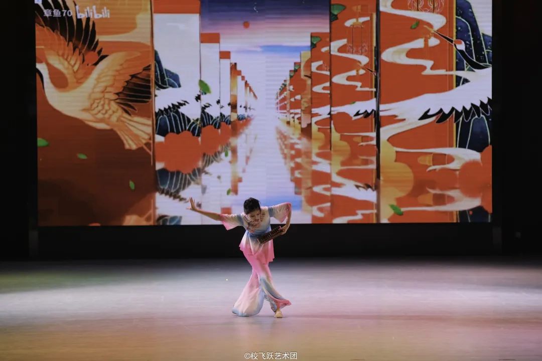 1127B9D9618DB1F4BFF2EB9232E_756CF5F4_13798