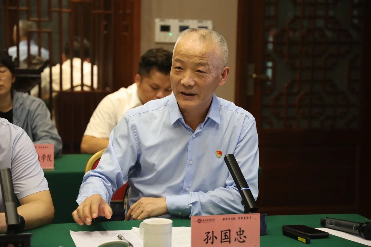 B7FFCA994F37189B544FA324576_9025C664_180B8