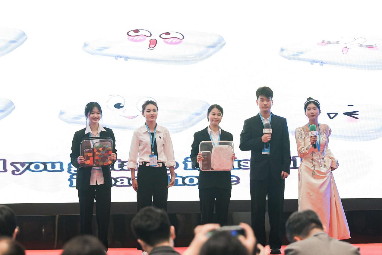 0942F76512127C8876929C80979_737A05C6_AE962