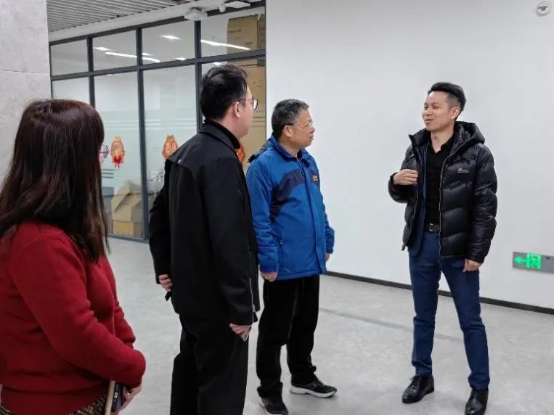 F4BCBD15D674A600AB3E82938CC_2B667B16_E18C0