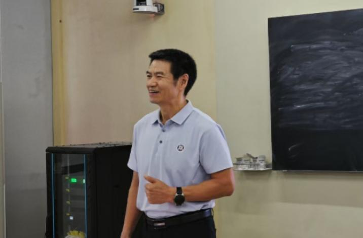 D1EEB4B7FC58F03C1E3685FF01D_E9252648_2C099