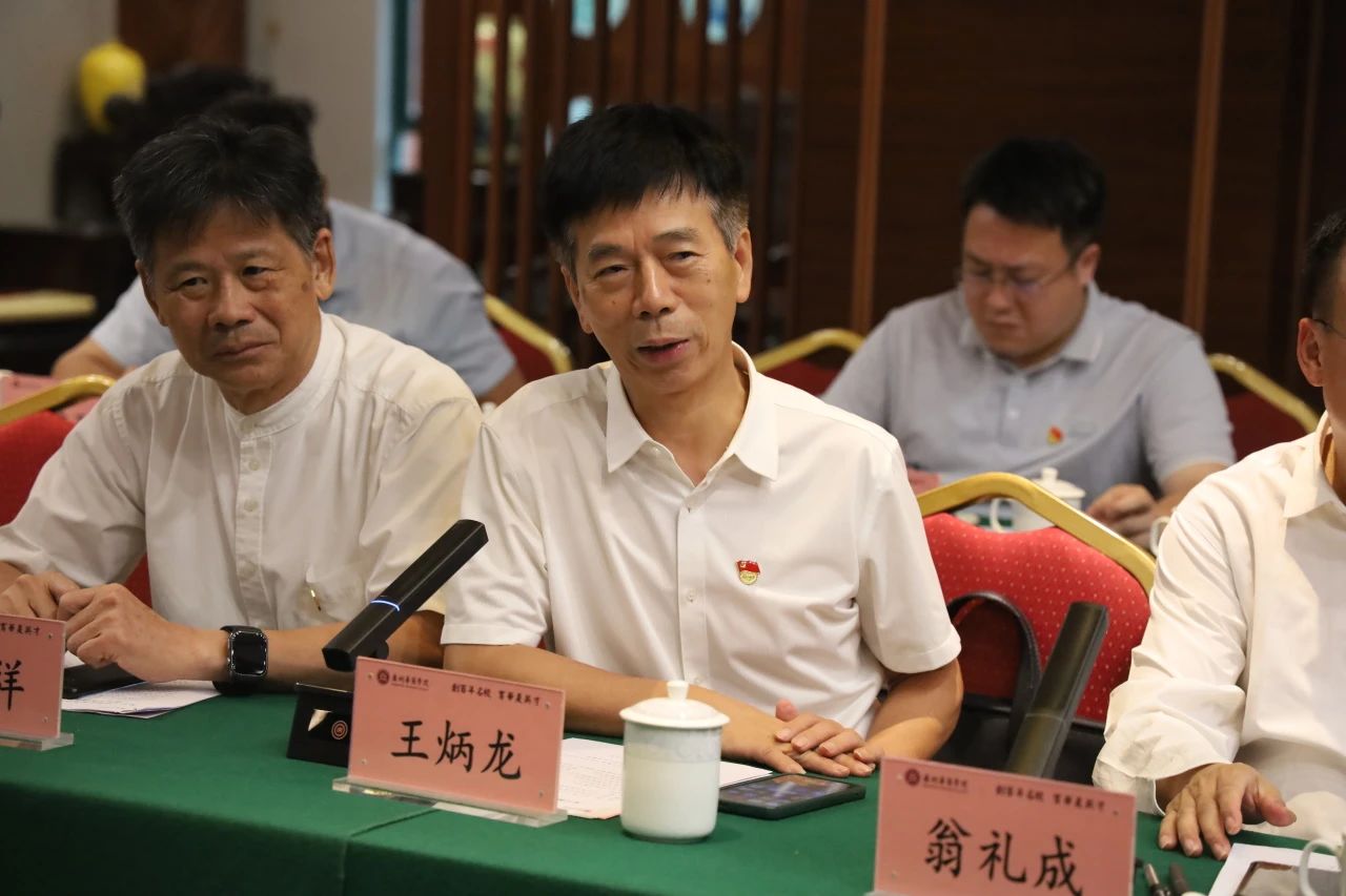 2BAAE1A6B414E4BA5A84A45074B_891AA574_1B100