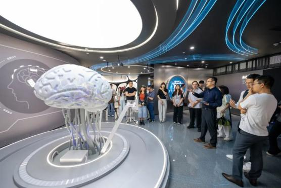 0D128D708C4EEE8DC925ADF7BA2_E6929AC3_40A26