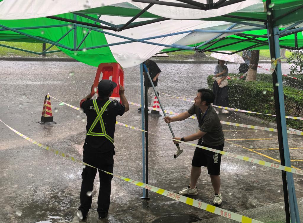 E09983D6E4F885E01CC60BA589B_0637DF05_24FEE E09983D6E4F885E01CC60BA589B_0637DF05_24FEE