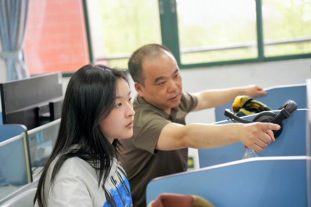 A33D998AD5F8B22BE07D941C4BE_D2C4CE90_423B1