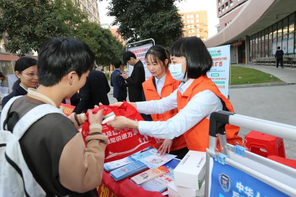 C259D74C6F04E6EC2D9E0D66DAD_7D156DEA_1A3F3