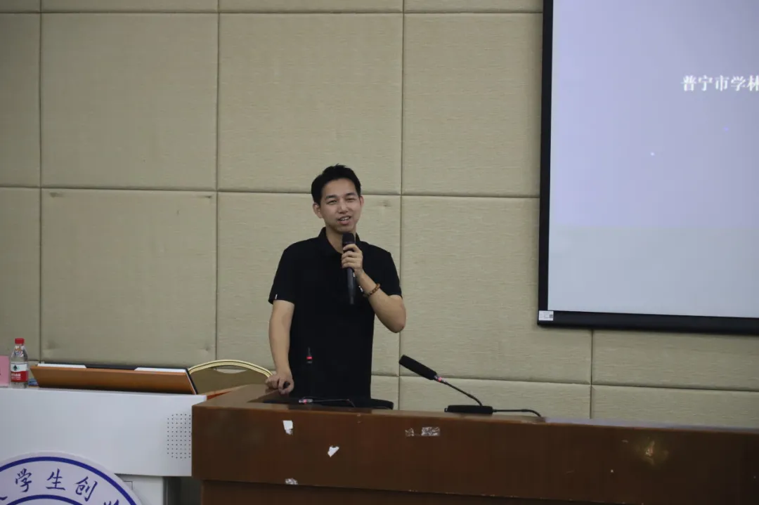 8D8C1D2E6635D640DDC2C0A8D0D_8377E47D_5554F