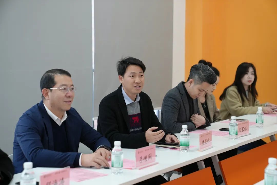 B96968FACC97DD5F196DEAF5EC3_61FEC3AE_F814