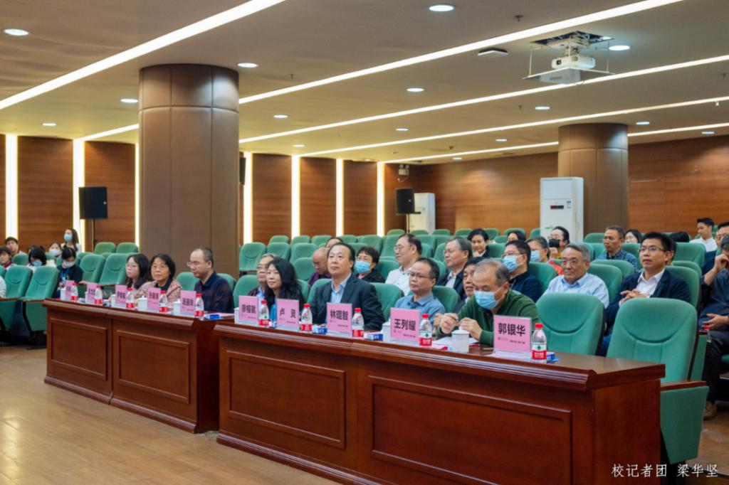 EABD91A8BE490410C454EA7FF43_1145E524_15C2C