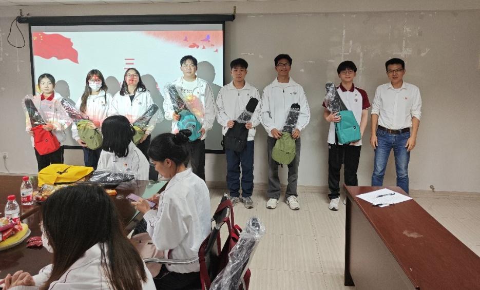 FA44FDB445E30BC37C2B0836E1B_B83943CD_13850 FA44FDB445E30BC37C2B0836E1B_B83943CD_13850