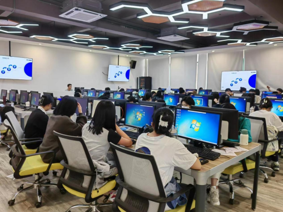 B4775DAEFF7FE63967BF2926A09_550345FA_E099B