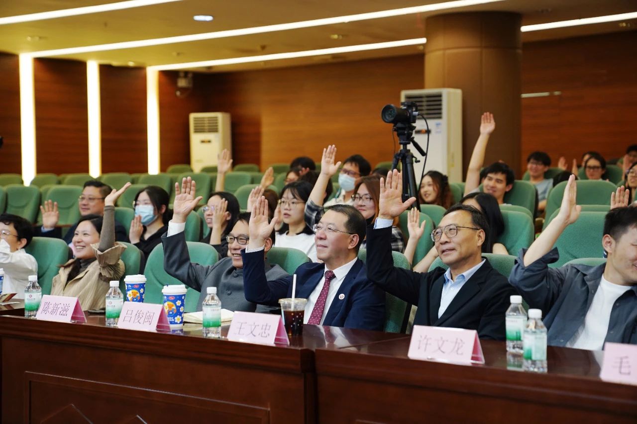 F255681968BDF65622298DB0218_EB42C8E7_221B8