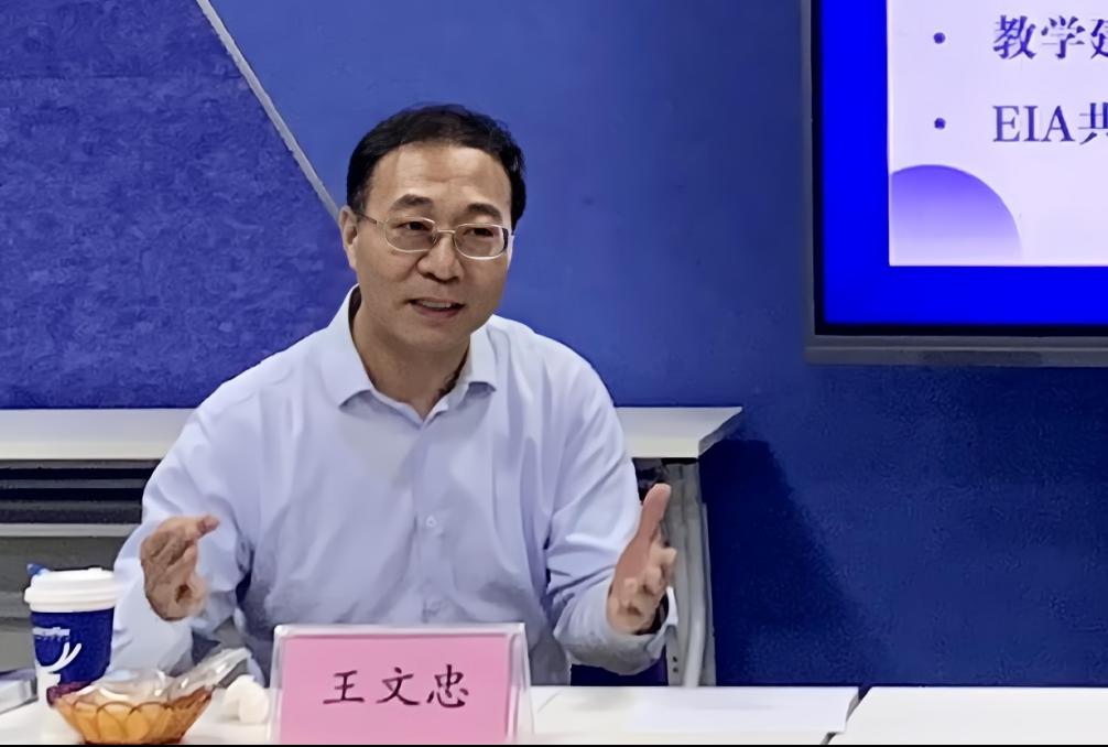 C4E5BAE496A7C62C83A48CD7B51_F5E3C0C7_F51C