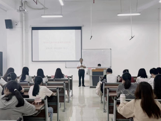 3B0C48DBE5FF9559C432A95AAC4_B2AF3239_E099B