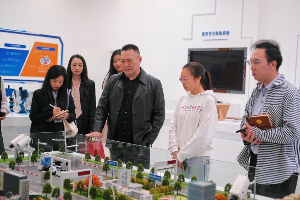 97FB40A8B1CFAE7F123A10D40A8_2BDE8AD6_17095 97FB40A8B1CFAE7F123A10D40A8_2BDE8AD6_17095