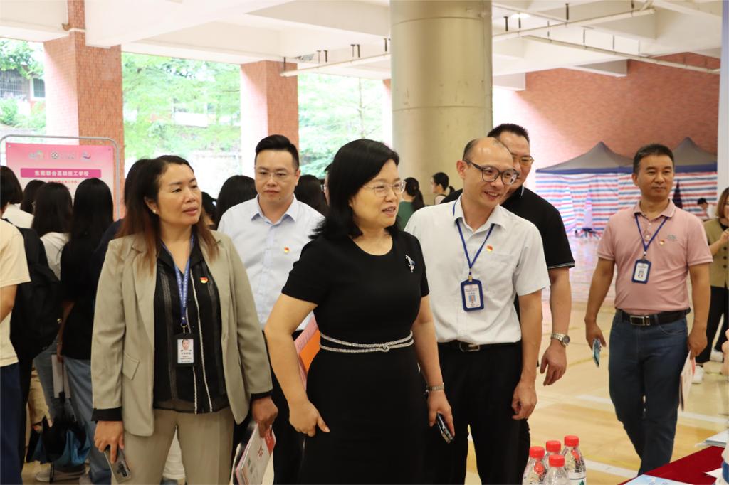 678885C0285385C39DA89284084_5A1C51D2_15EDA