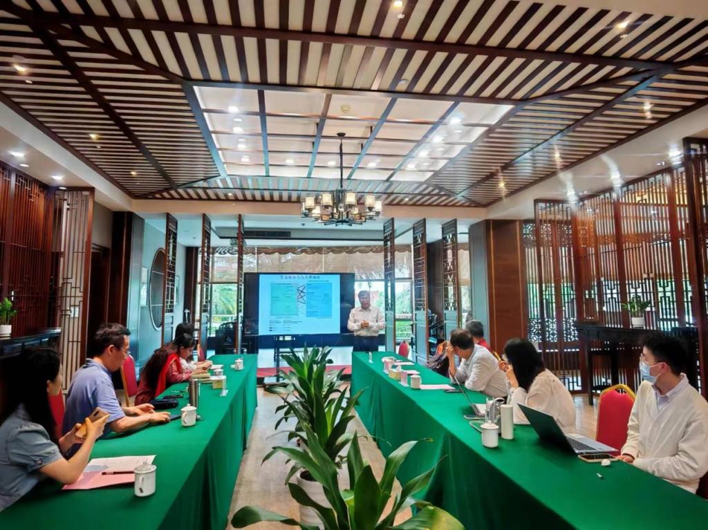 1711B1EACF475DF5ED4CCD40DE6_BA1D48DF_243E2