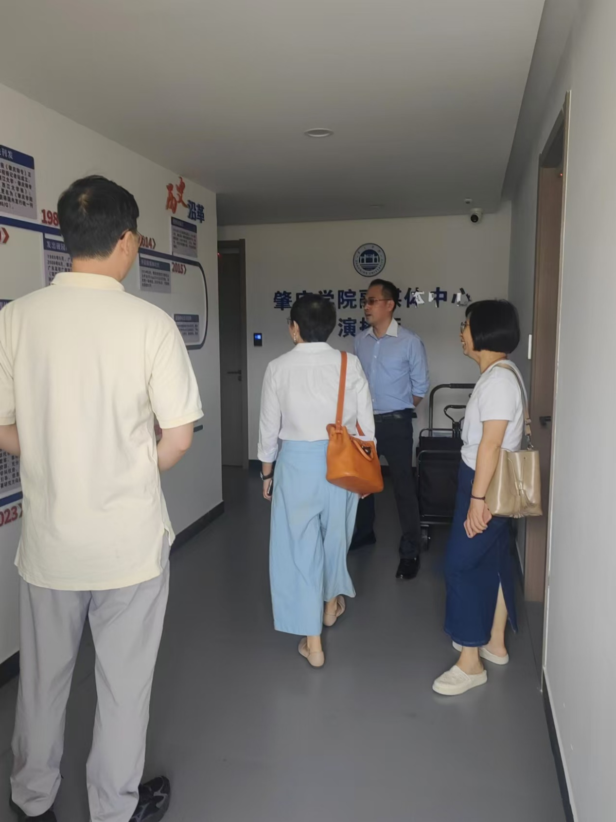 12EB900BB7B0A8F958AA51BF19D_0A44938A_D9842