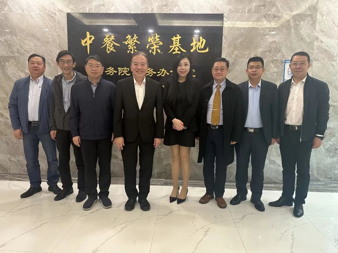 EE145A8AEA000A1BDE9A3ED8AE0_32B427D4_2B16B