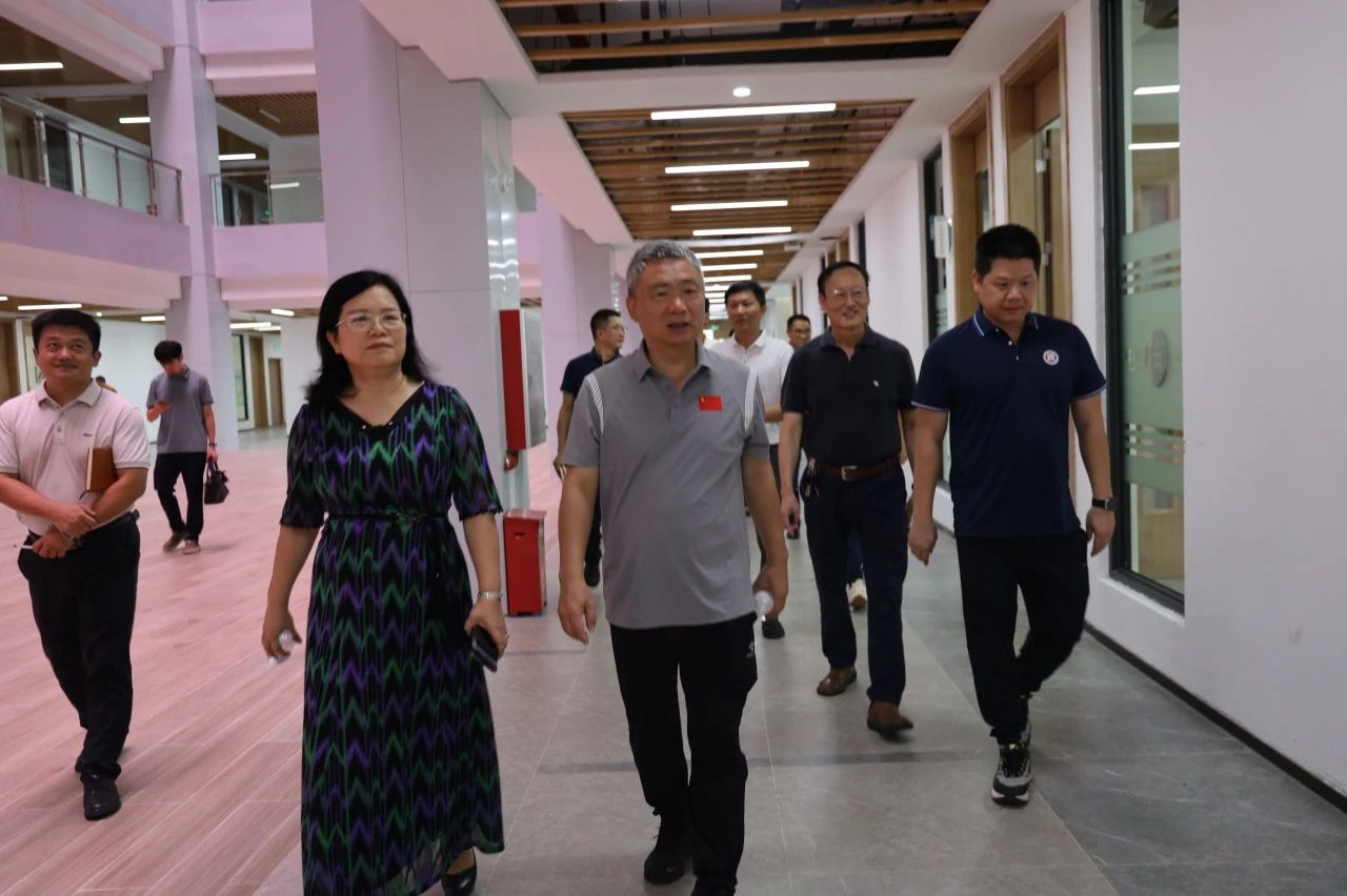 99FEDD4CACEA42853152FC814D6_09A6C93F_1D3C2