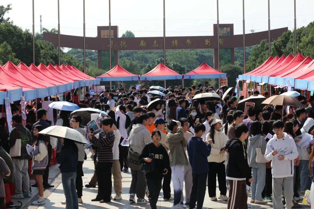 0DAD6A677867900FD8C25AA1503_714E8B0A_25566 0DAD6A677867900FD8C25AA1503_714E8B0A_25566