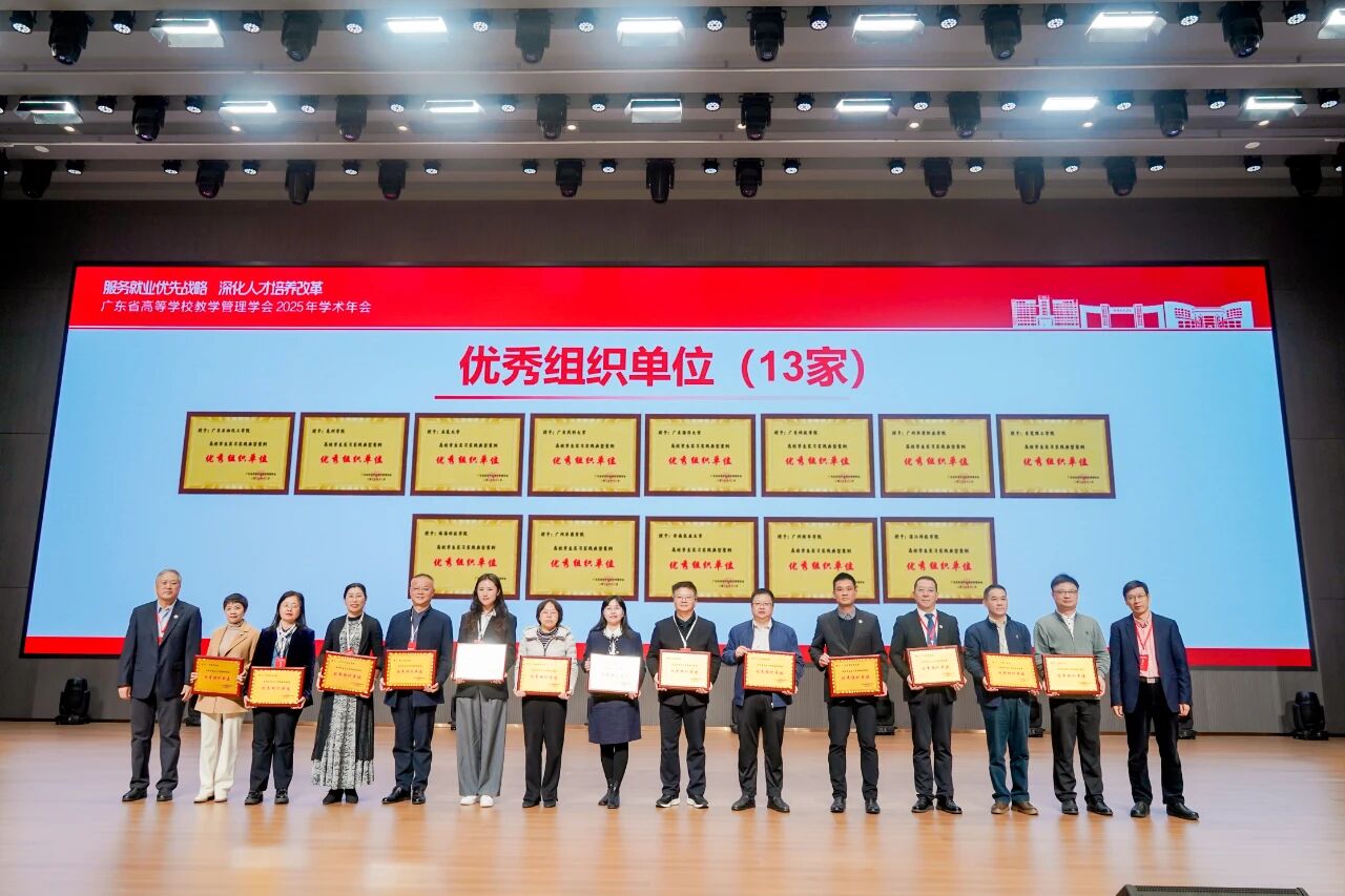 72D615D17959A5BFA80C6D95E2D_7045AFBD_29149