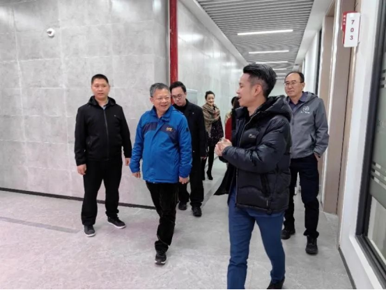 FF52A91D89D573B7C6BD0656E57_DEC08A19_E18C0