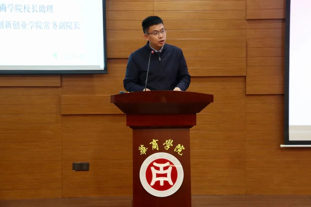 4CF9CD30EC4B2CCDEFFACBD97CF_9FB0B41C_7D9C3