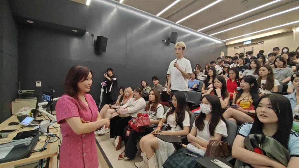 FBC8410B18321C9150A758D7FBE_0AA3B747_147E0 FBC8410B18321C9150A758D7FBE_0AA3B747_147E0