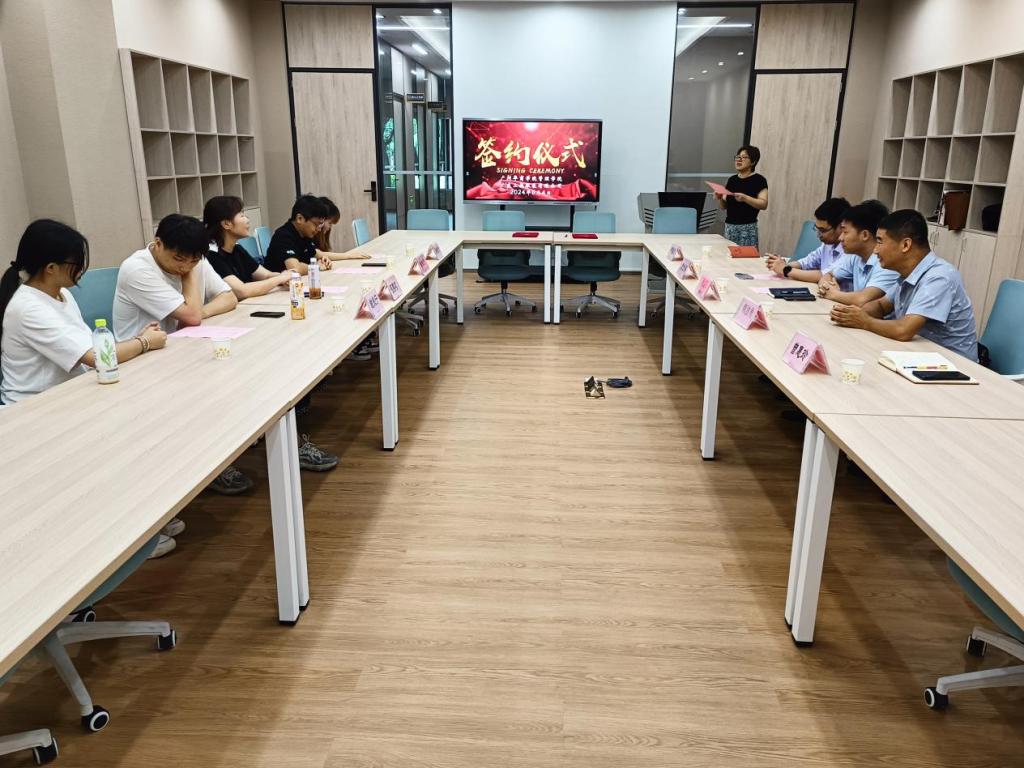 902E1E5ED3D5EBC393A35A53DA3_14CCA3F5_1BAD3